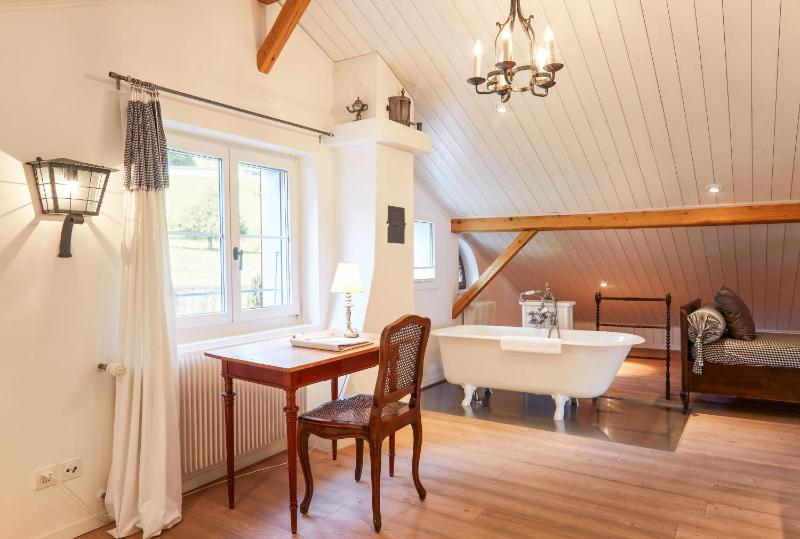 Roof Suite image 2
