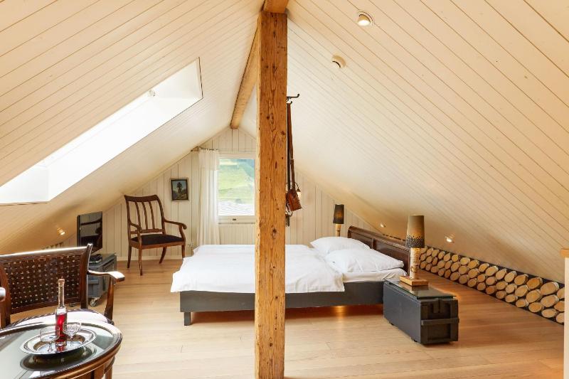 Roof Suite image 1