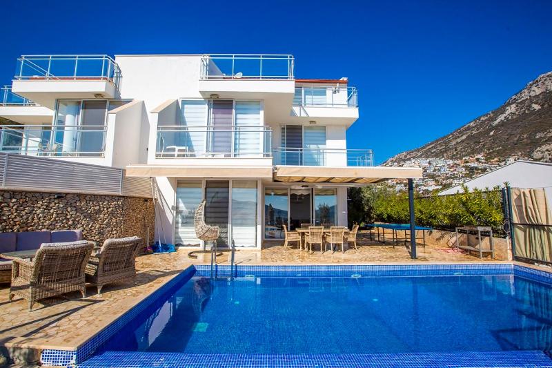 Villa Royal 2 - image 1