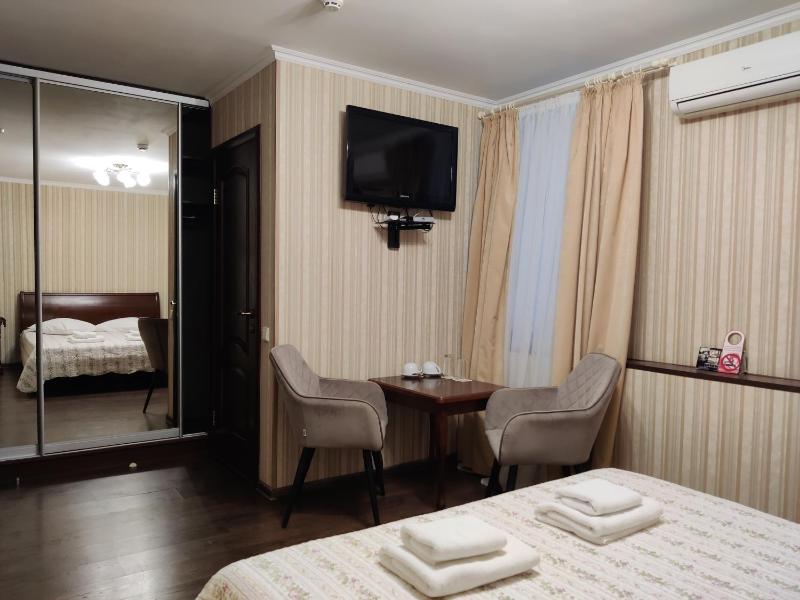 Standard Double Room - Basement #8 image 3