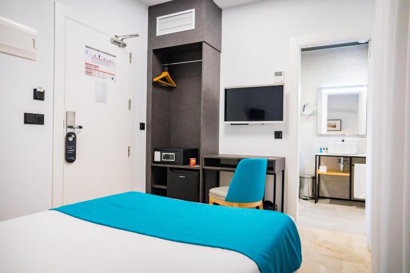 Single Room image 1