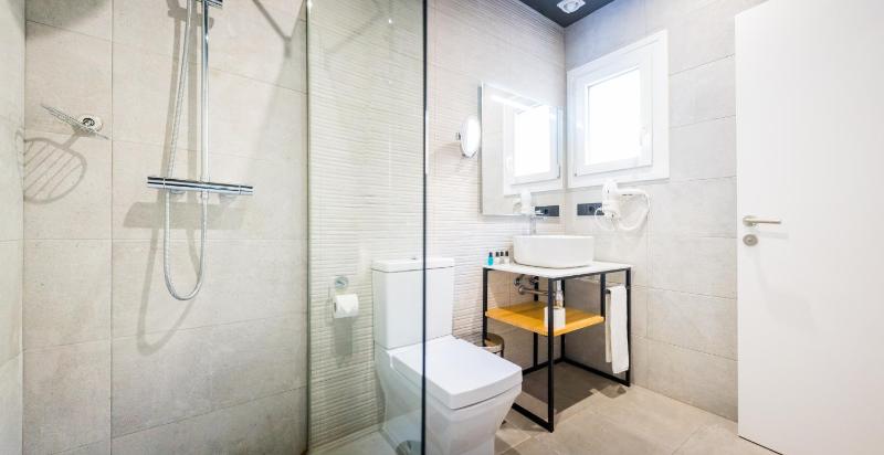 Single Room image 3