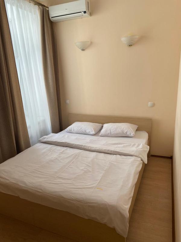 Budget Double Room image 3