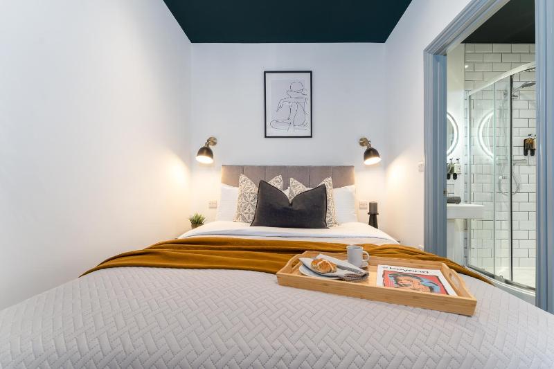 The Madison - Premium Self Check-In Studios & Apartments - image 37