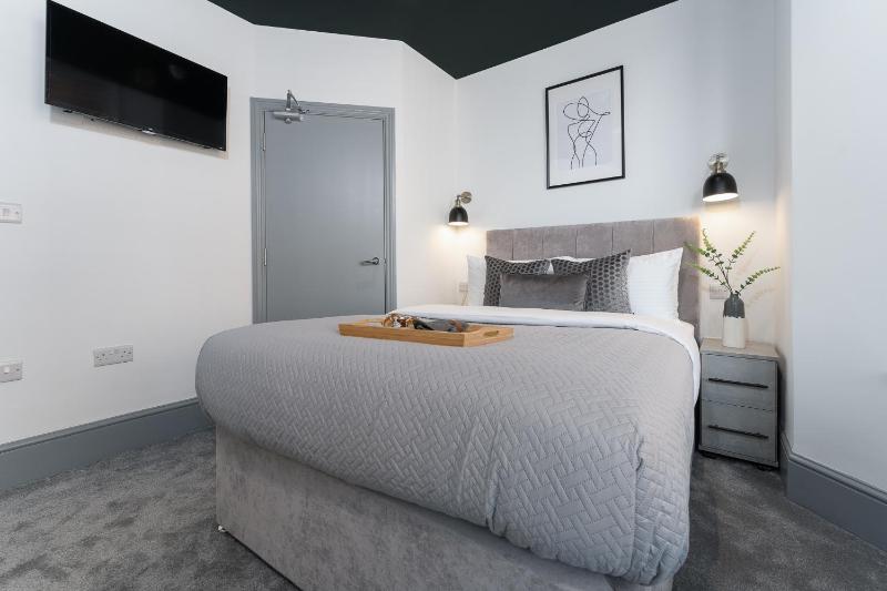 The Madison - Premium Self Check-In Studios & Apartments - image 10