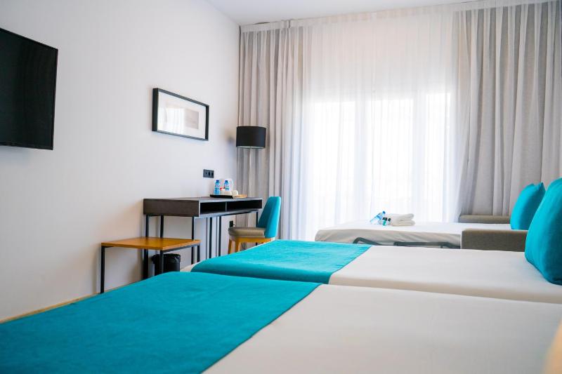 Premium Double Room (3 adults) image 4