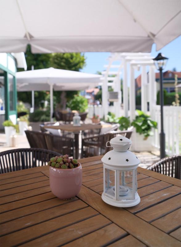 Ferienhaus für 8 Personen mit Kamin & Terrasse - image 16