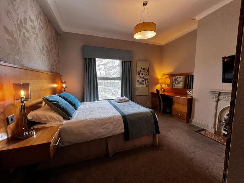 Classic Double Room image 1