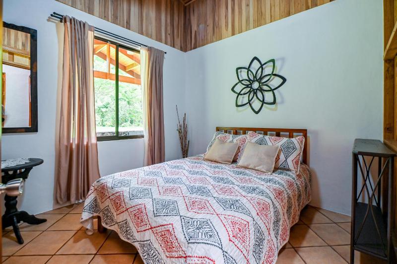 Bromelia House - image 13