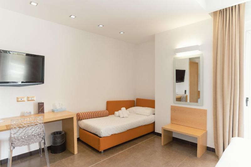 Superior Double Room image 4