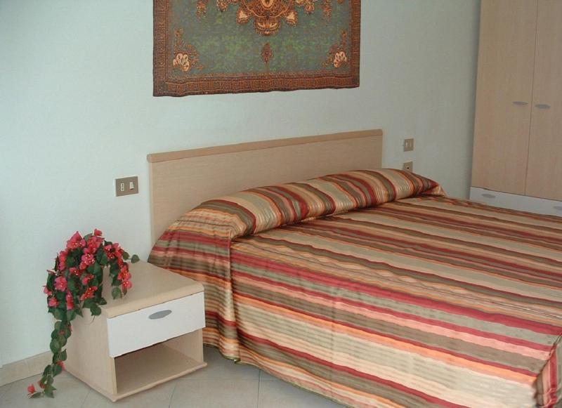 One-Bedroom Apartment image 3