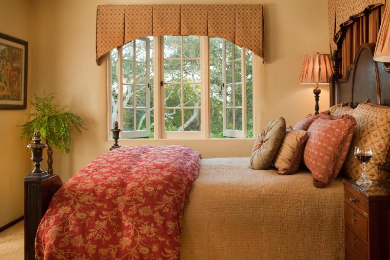 Deluxe Queen Suite ( 2nd Floor ) image 1