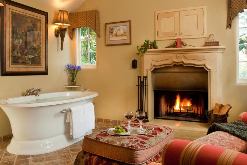 Deluxe Queen Suite ( 2nd Floor ) image 2