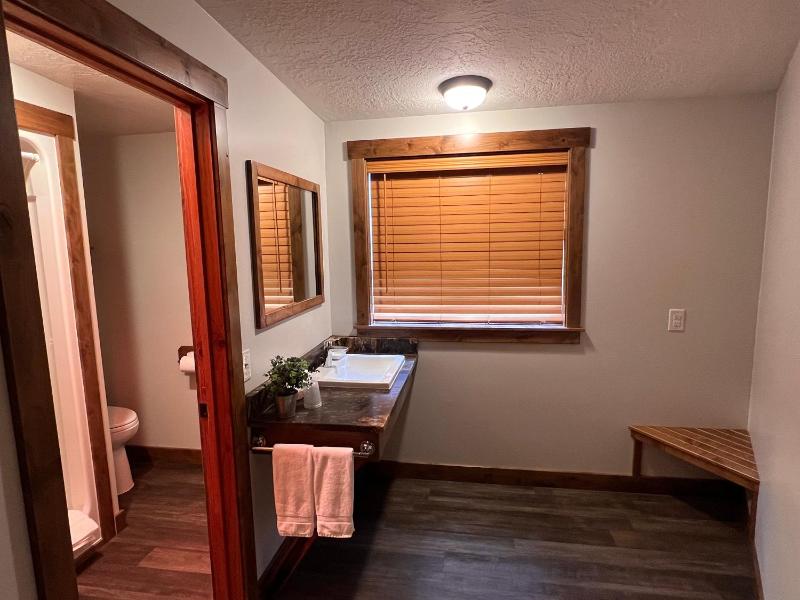 Twin Room image 2
