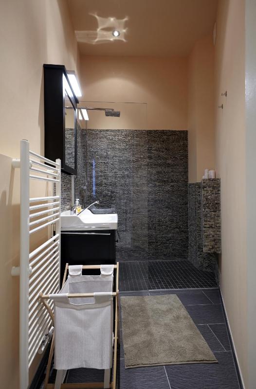 Comfort One-Bedroom Apartment -  Marc Aurel Strasse 6, 1010 Vienna image 3