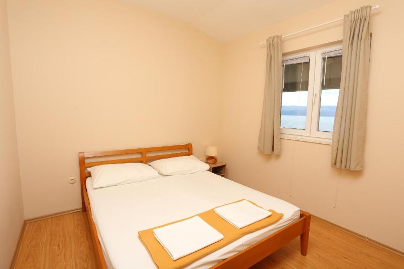 One-Bedroom Apartment with Terrace and Sea View image 1