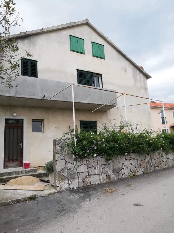 Apartments with a parking space Murter - 17059 - image 1