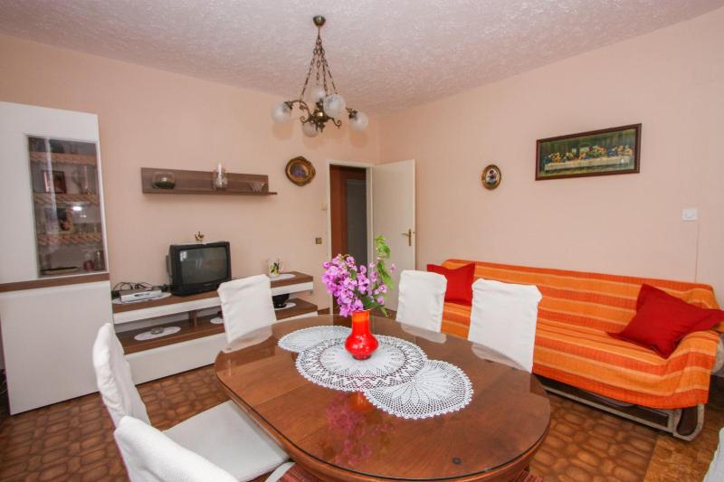 Two-Bedroom Apartment with Terrace and Sea View image 1