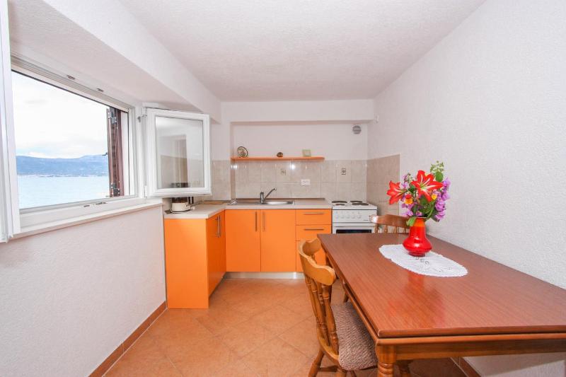 One-Bedroom Apartment with Terrace and Sea View image 4