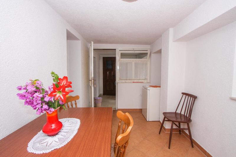 One-Bedroom Apartment with Terrace and Sea View image 3