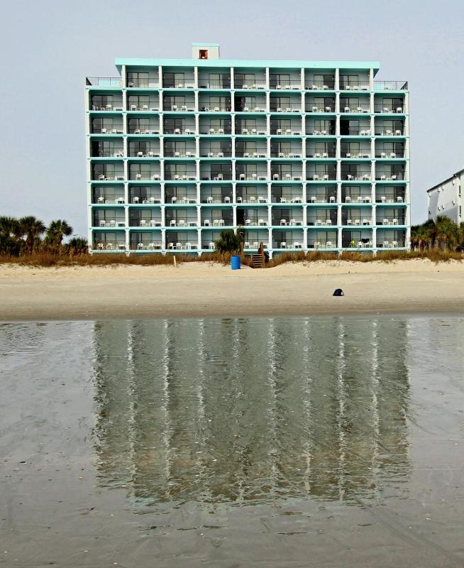Tropical Seas Hotel - image 32