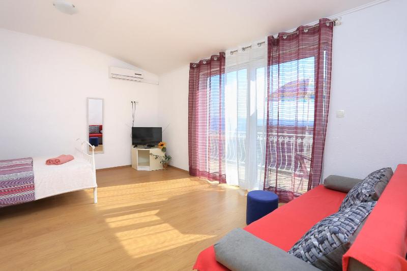 Studio with Balcony and Sea View image 1