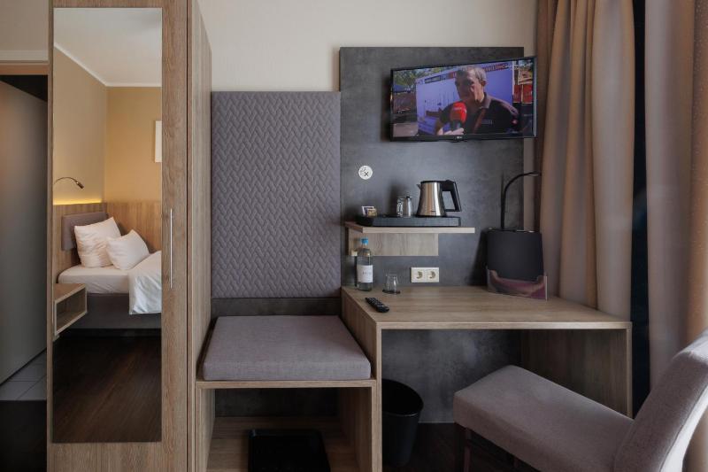 Single Room image 2