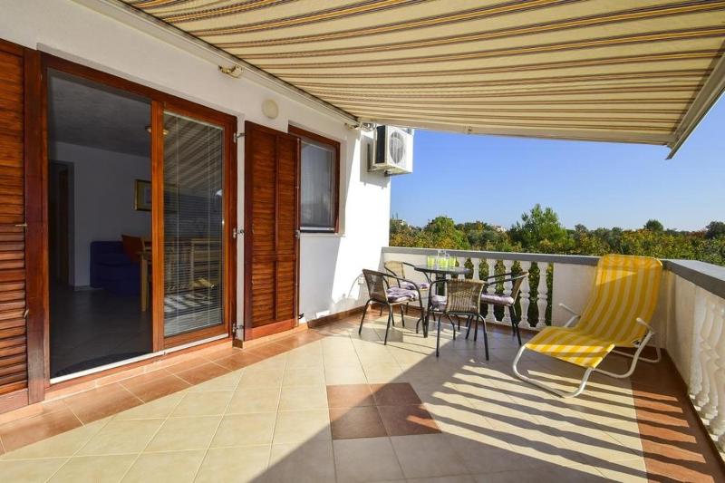 One-Bedroom Apartment with Terrace image 3