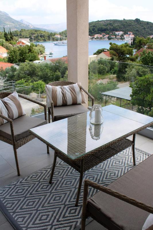 Two-Bedroom Apartment with Terrace and Sea View image 4