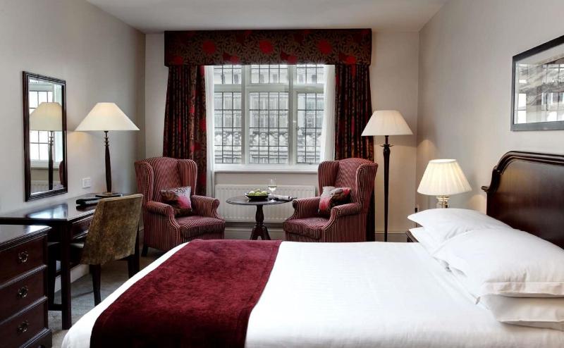 Standard Double Room image 3
