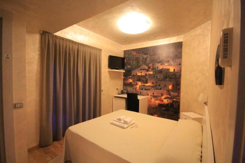 Single Room with Balcony image 1