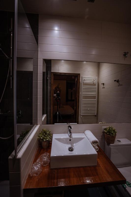 Deluxe Double Room with Extra Bed  image 4