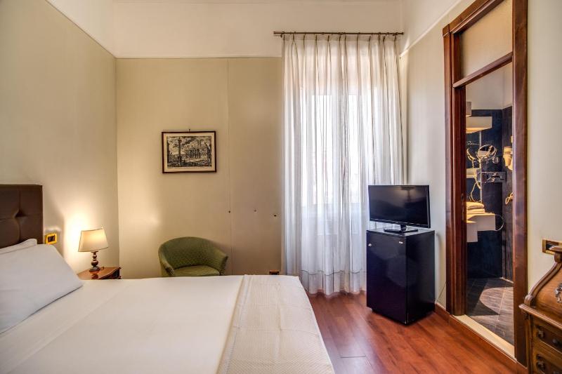 Standard Double or Twin Room image 2