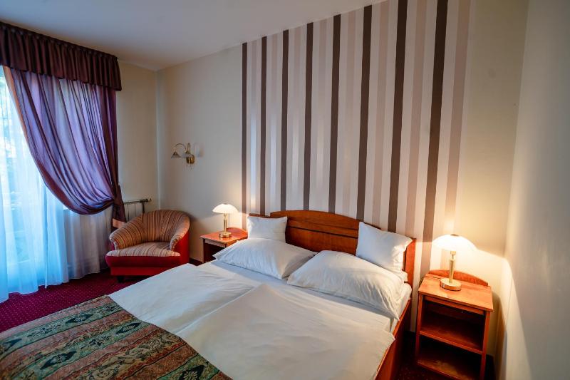 Deluxe Double Room with Shower