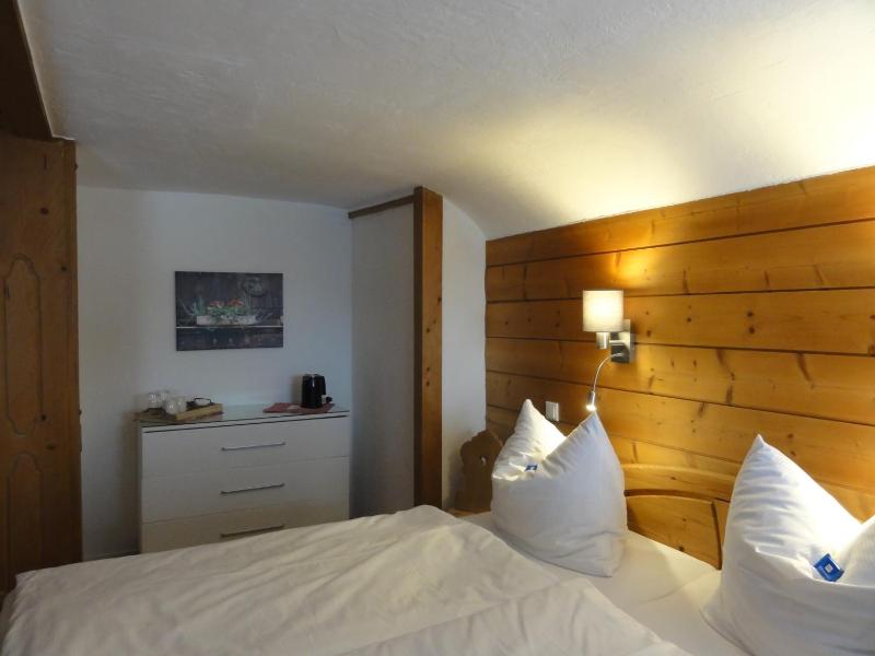 Standard Double Room image 2