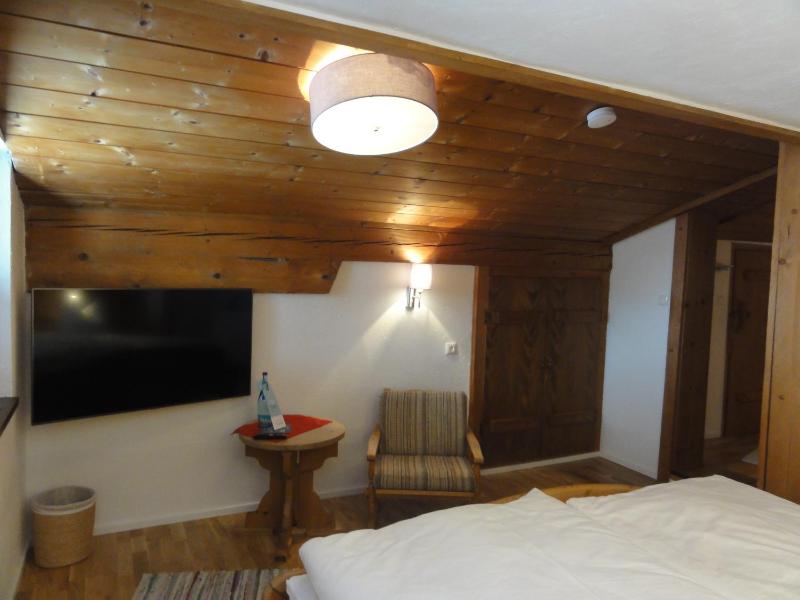 Standard Double Room image 3