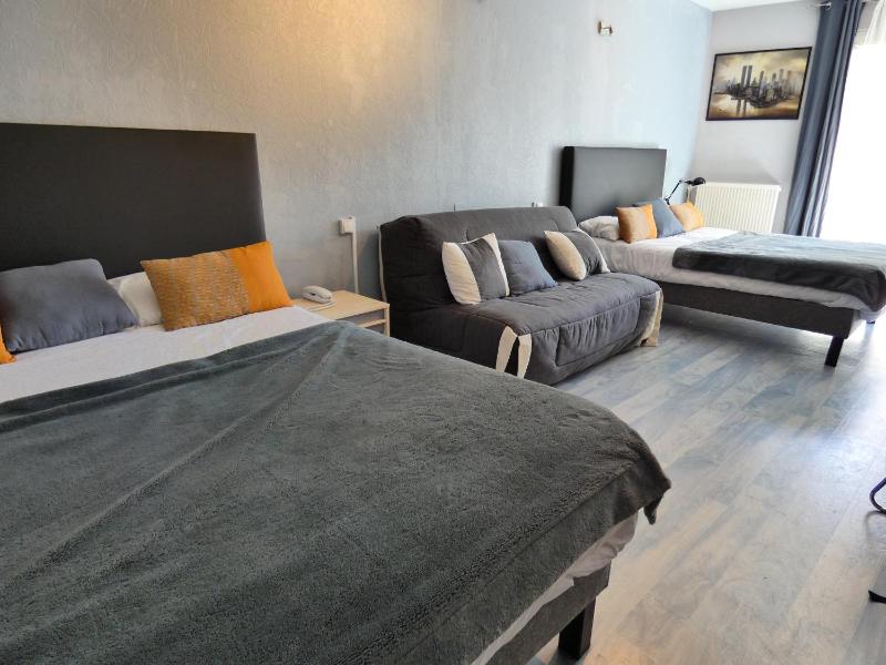 Family Room image 1