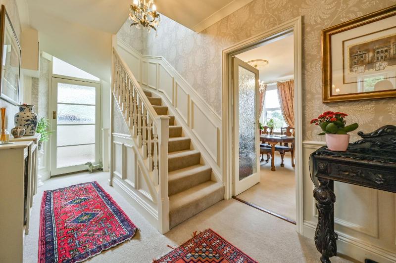 The Town House at Muntham- Luxury Holiday Home with Hot Tub - image 33
