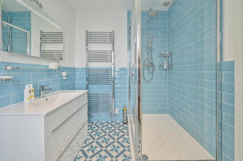 The Town House at Muntham- Luxury Holiday Home with Hot Tub - image 36