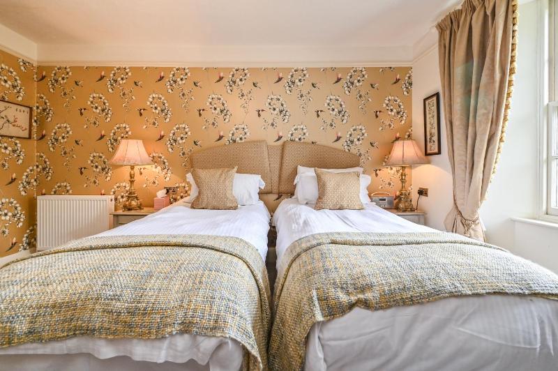 The Town House at Muntham- Luxury Holiday Home with Hot Tub - image 47