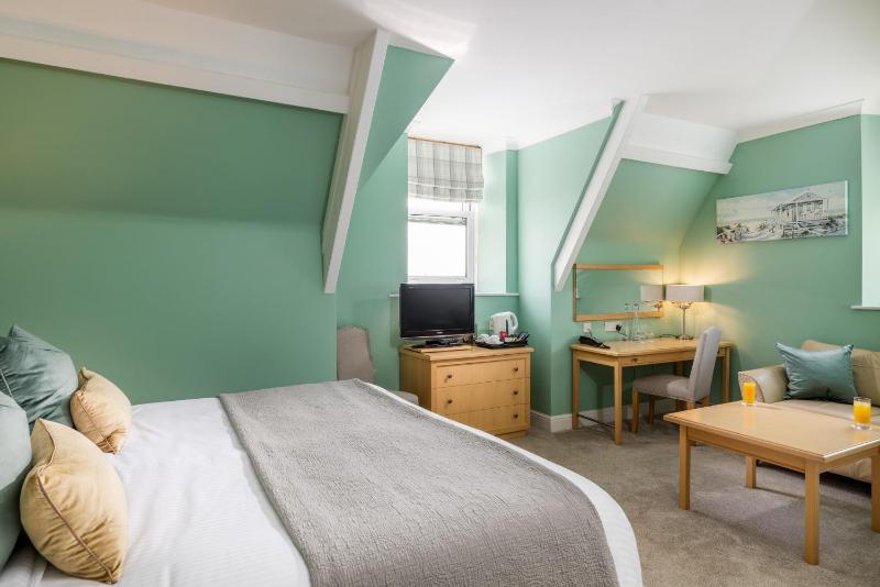 Double Room with Sea View image 4