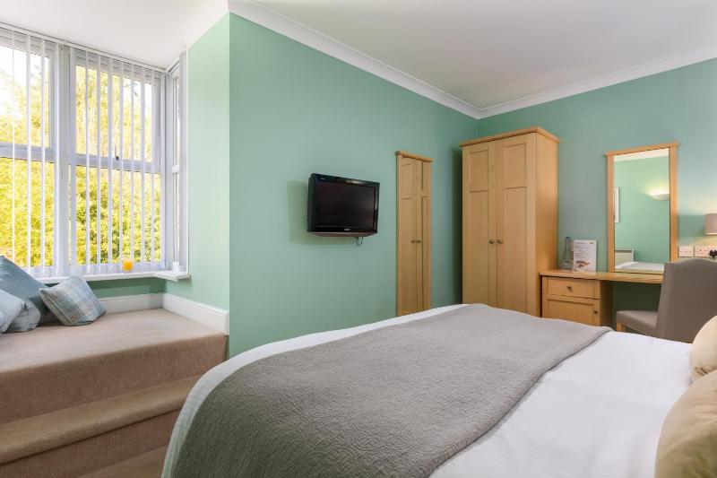 Large Double or Twin Room image 3