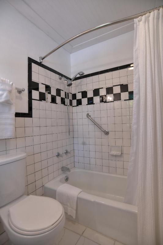 King Room image 3