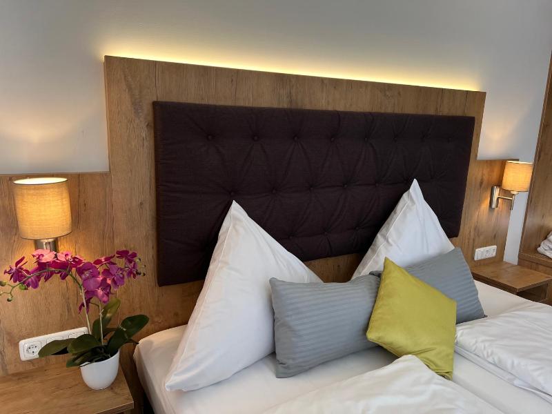 Deluxe Suite image 3