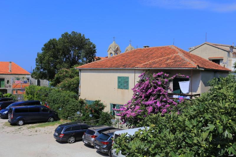 Apartments by the sea Sumpetar Omis - 17810 - image 7