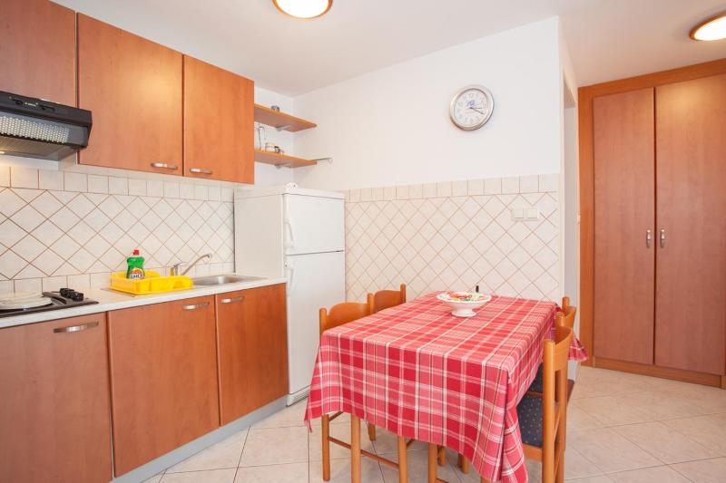 One-Bedroom Apartment with Terrace and Sea View image 3