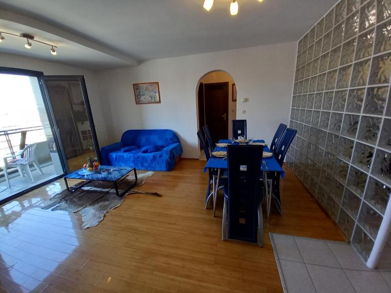 One-Bedroom Apartment with Balcony image 4