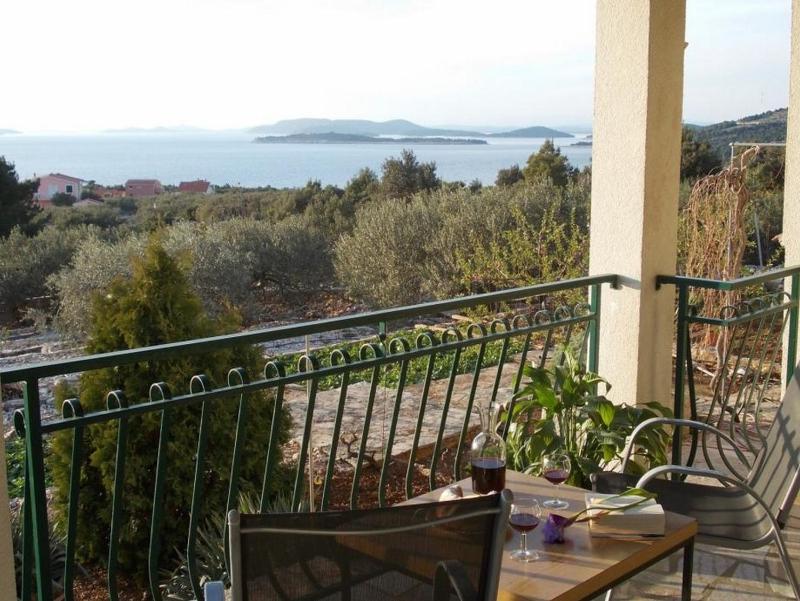 Three-Bedroom Holiday Home  image 2