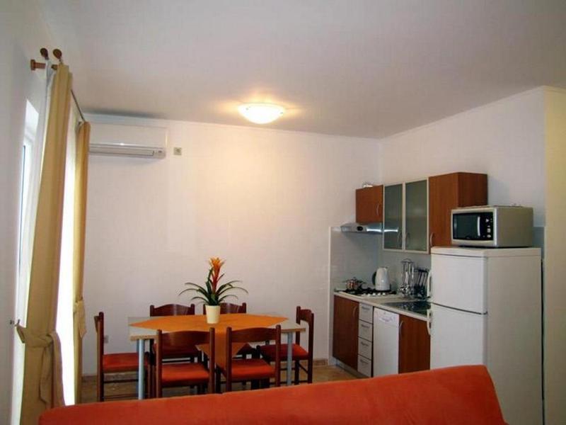 Two-Bedroom Apartment with Terrace and Sea View image 4