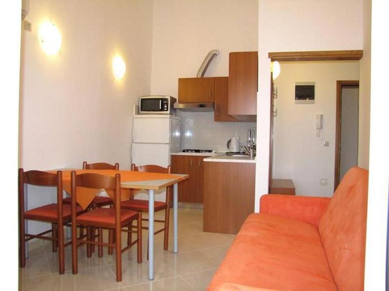 One-Bedroom Apartment with Terrace and Sea View image 2
